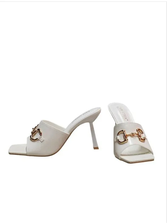 Square Toe White Heeled Mules With Gold Chain Detail - Elegant Slip-On Design Fo - Picture 4 of 14